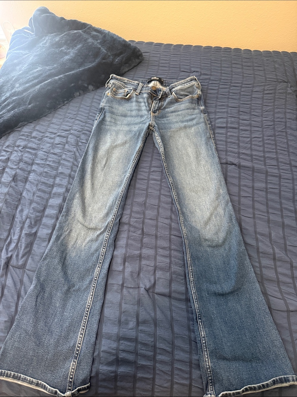 Hollister Women's Low- Rise Boot Leg Jeans